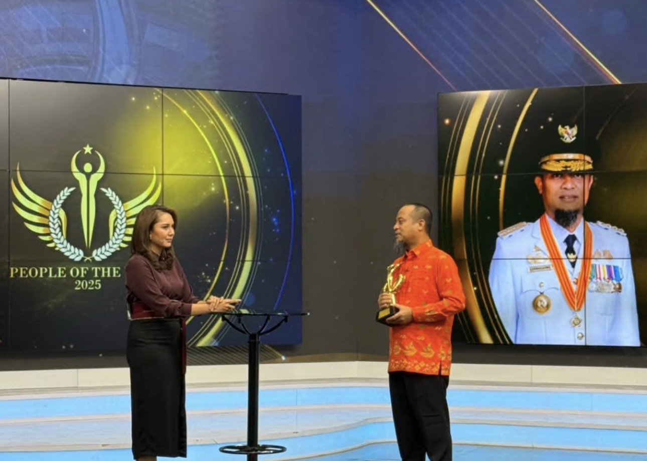 Bawa UMKM dan Koperasi Makin Baik, Sudirman Sulaiman Raih Penghargaan "People of The Year 2025"
