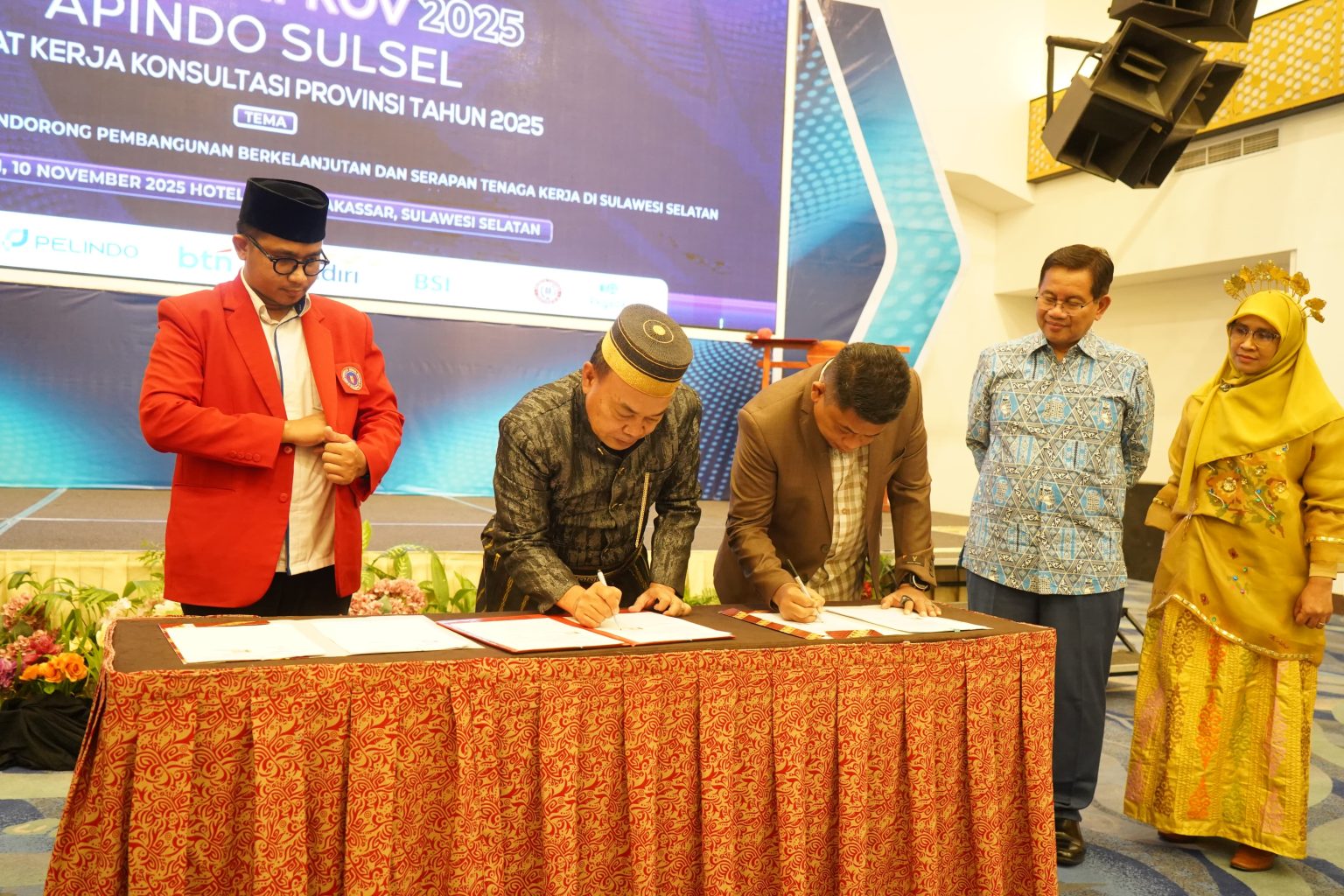 Semen Tonasa dan Apindo Sulsel Teken MoU Penguatan UMKM dan Industri Lokal